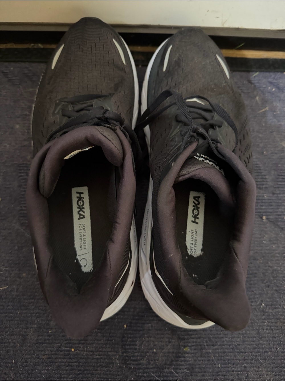 Hoka Clifton 8 Black and White Running Sneakers size 10.5b (narrow) - Picture 5 of 13